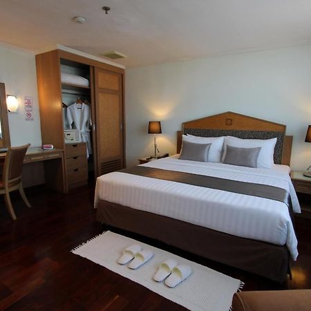 Grand Tower Inn Rama 6 Бангкок Екстер'єр фото