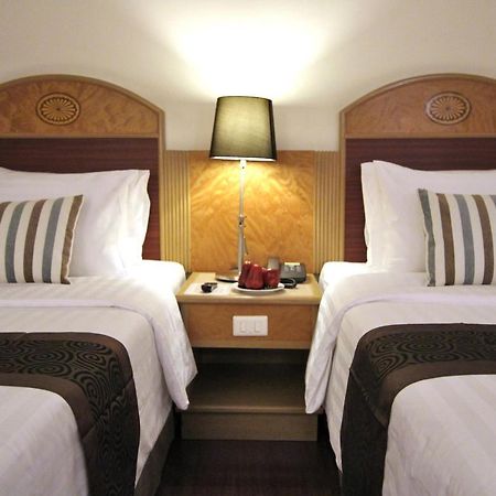 Grand Tower Inn Rama 6 Бангкок Екстер'єр фото