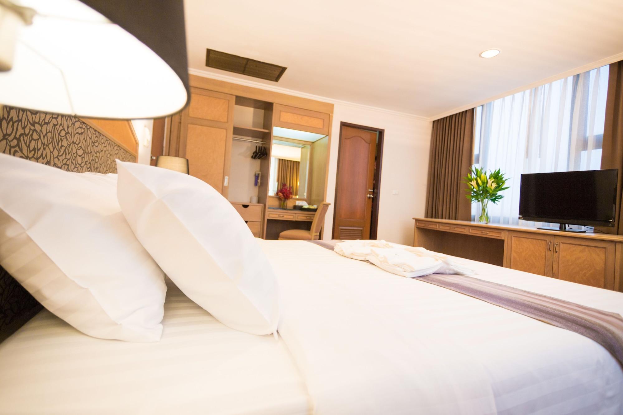 Grand Tower Inn Rama 6 Бангкок Екстер'єр фото