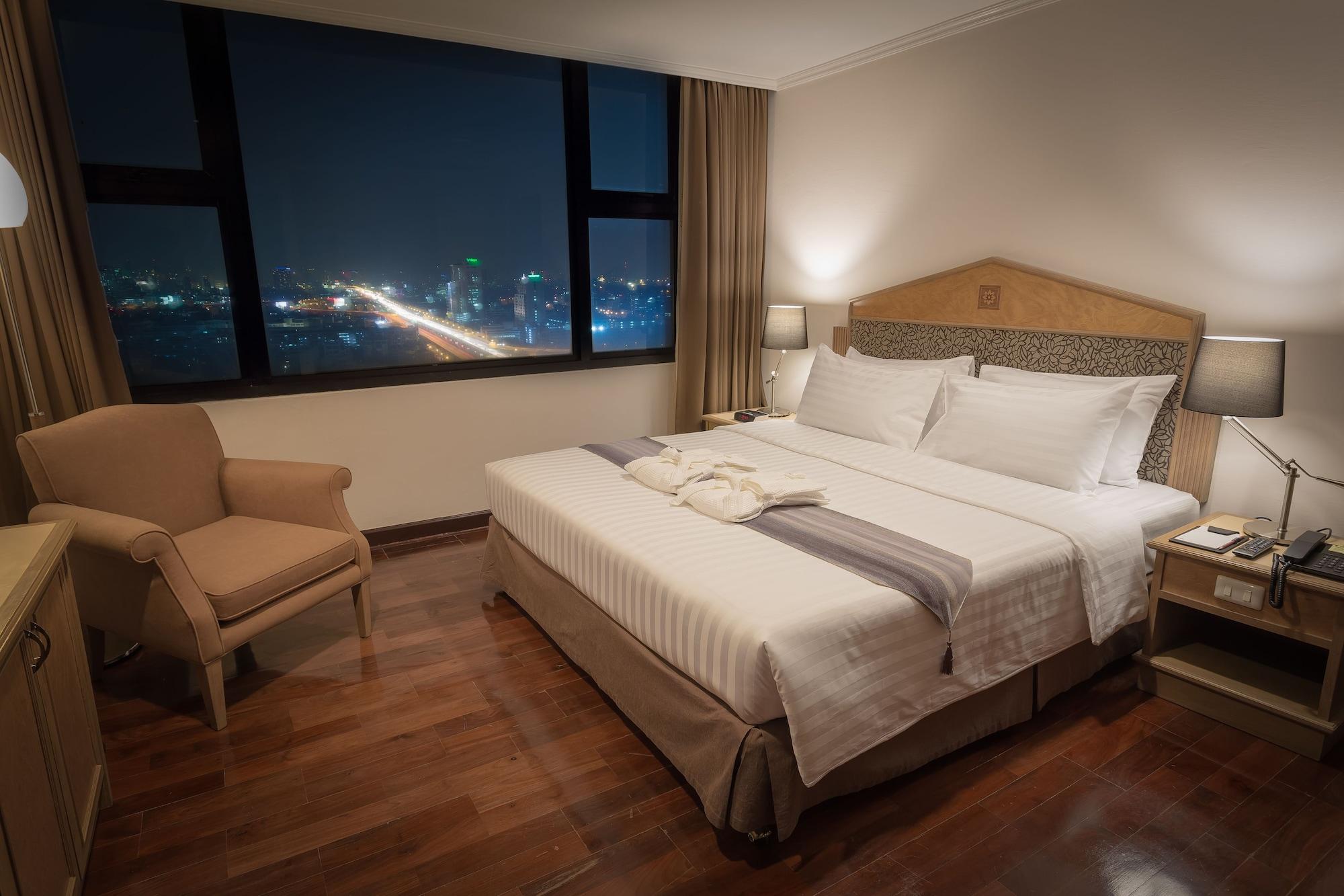 Grand Tower Inn Rama 6 Бангкок Екстер'єр фото