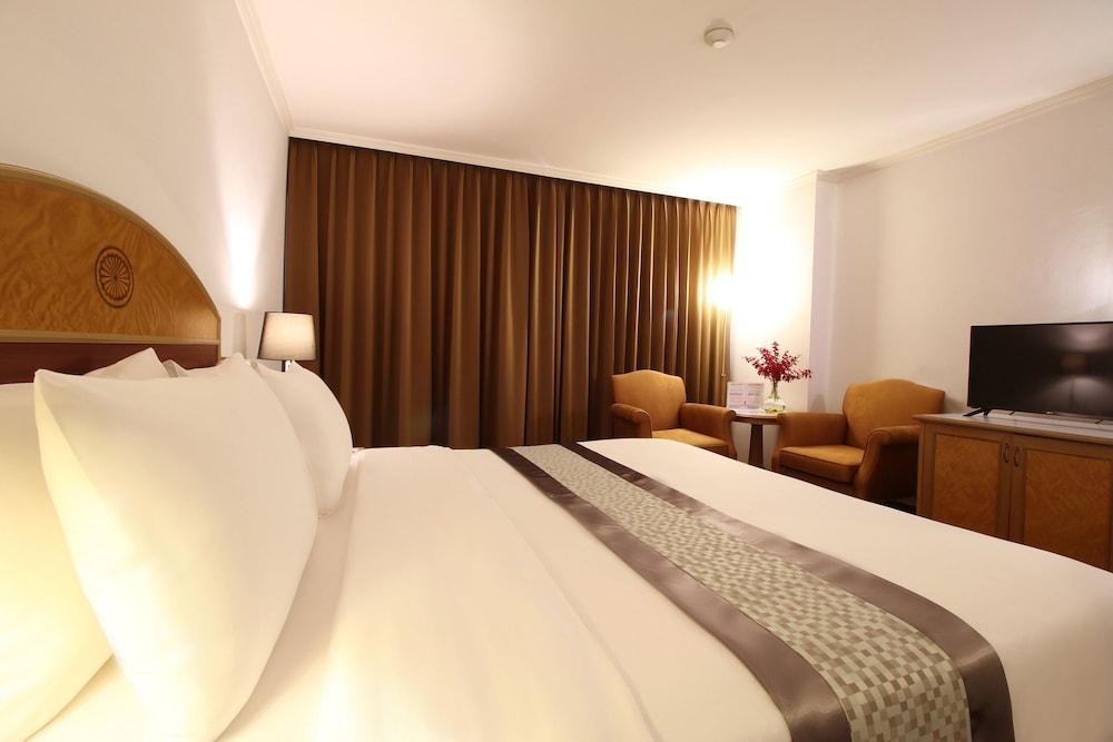 Grand Tower Inn Rama 6 Бангкок Екстер'єр фото