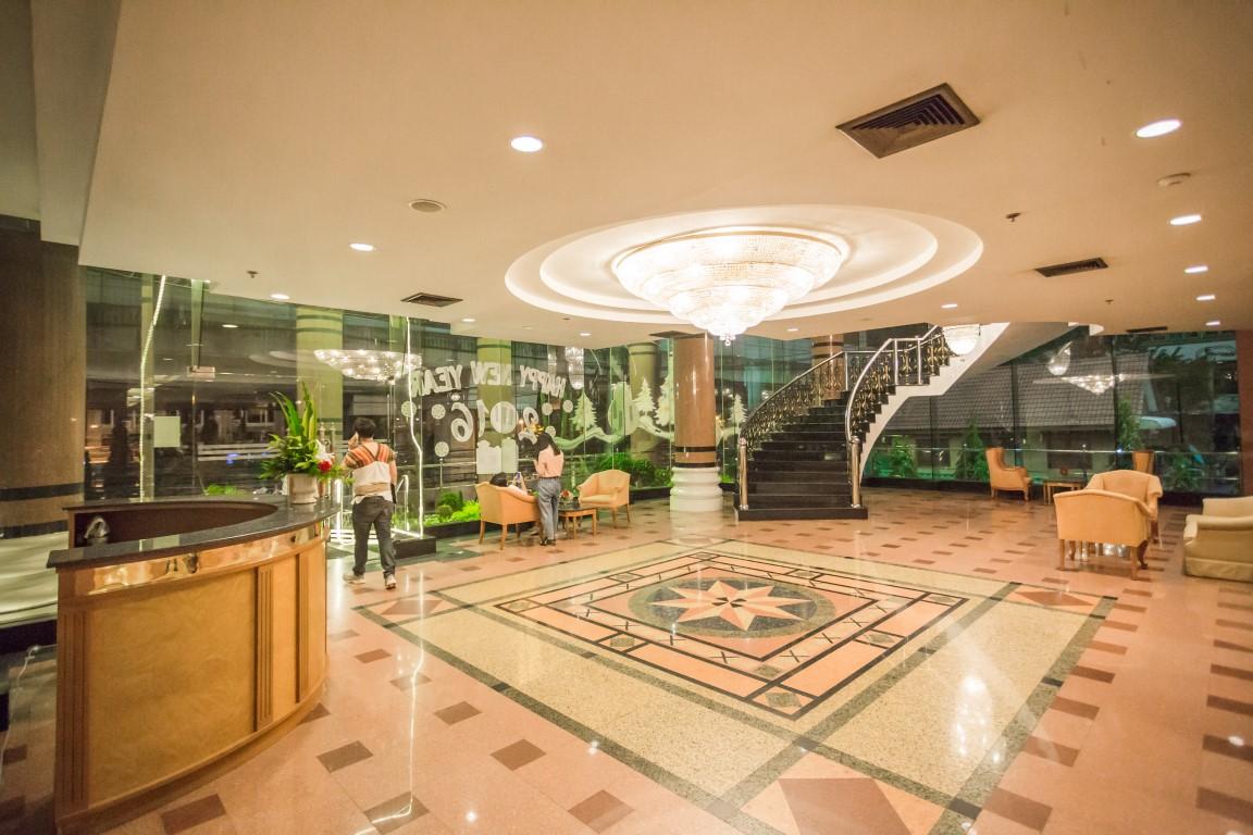 Grand Tower Inn Rama 6 Бангкок Екстер'єр фото