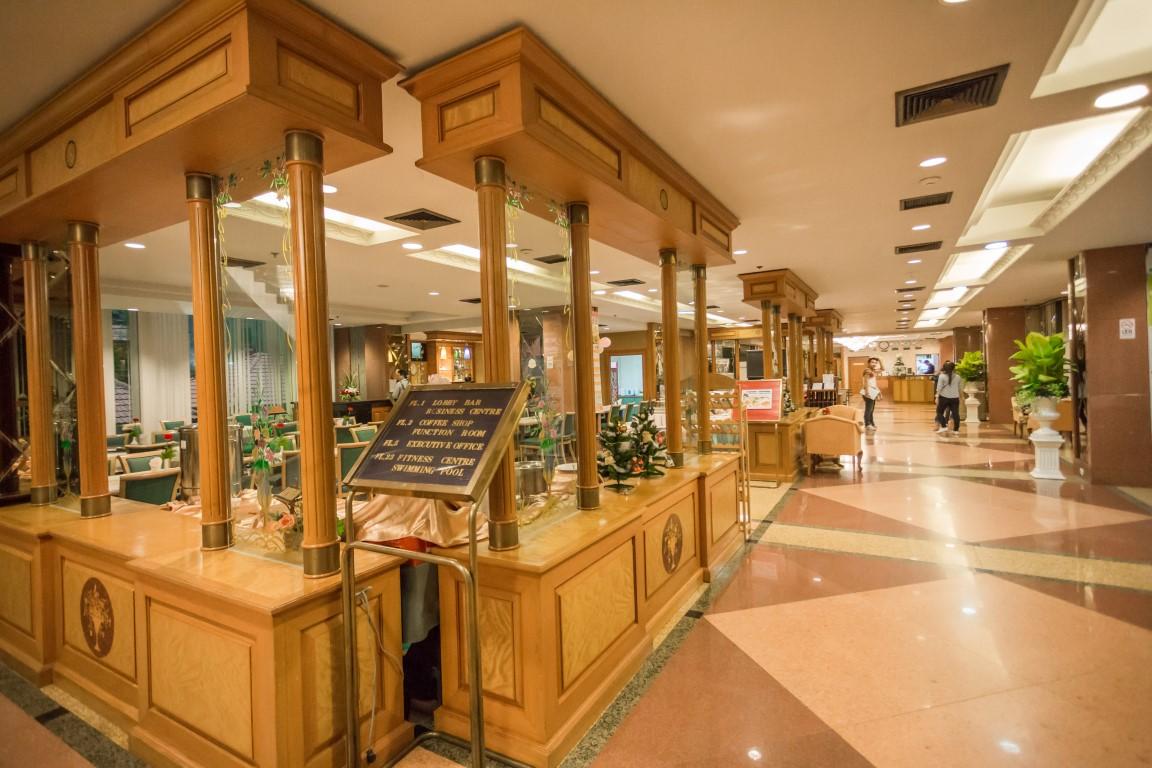 Grand Tower Inn Rama 6 Бангкок Екстер'єр фото