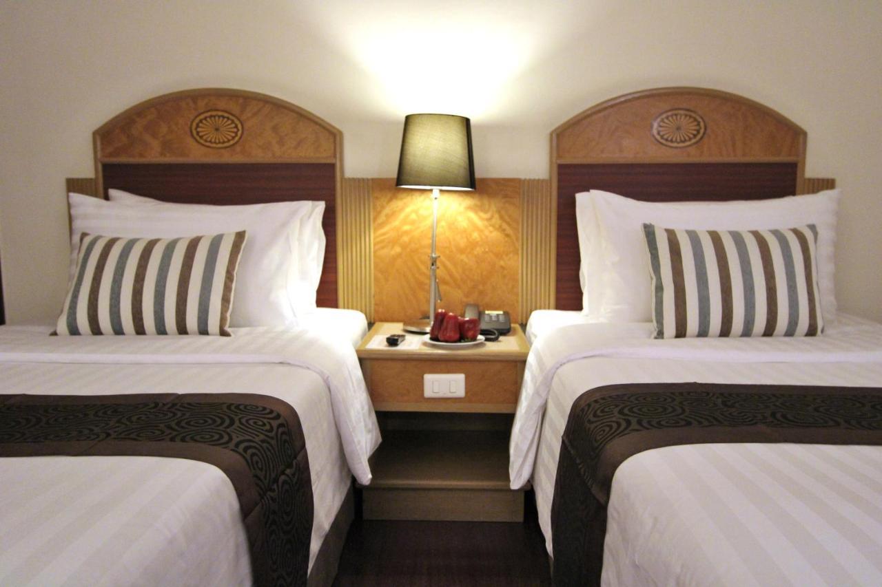 Grand Tower Inn Rama 6 Бангкок Екстер'єр фото