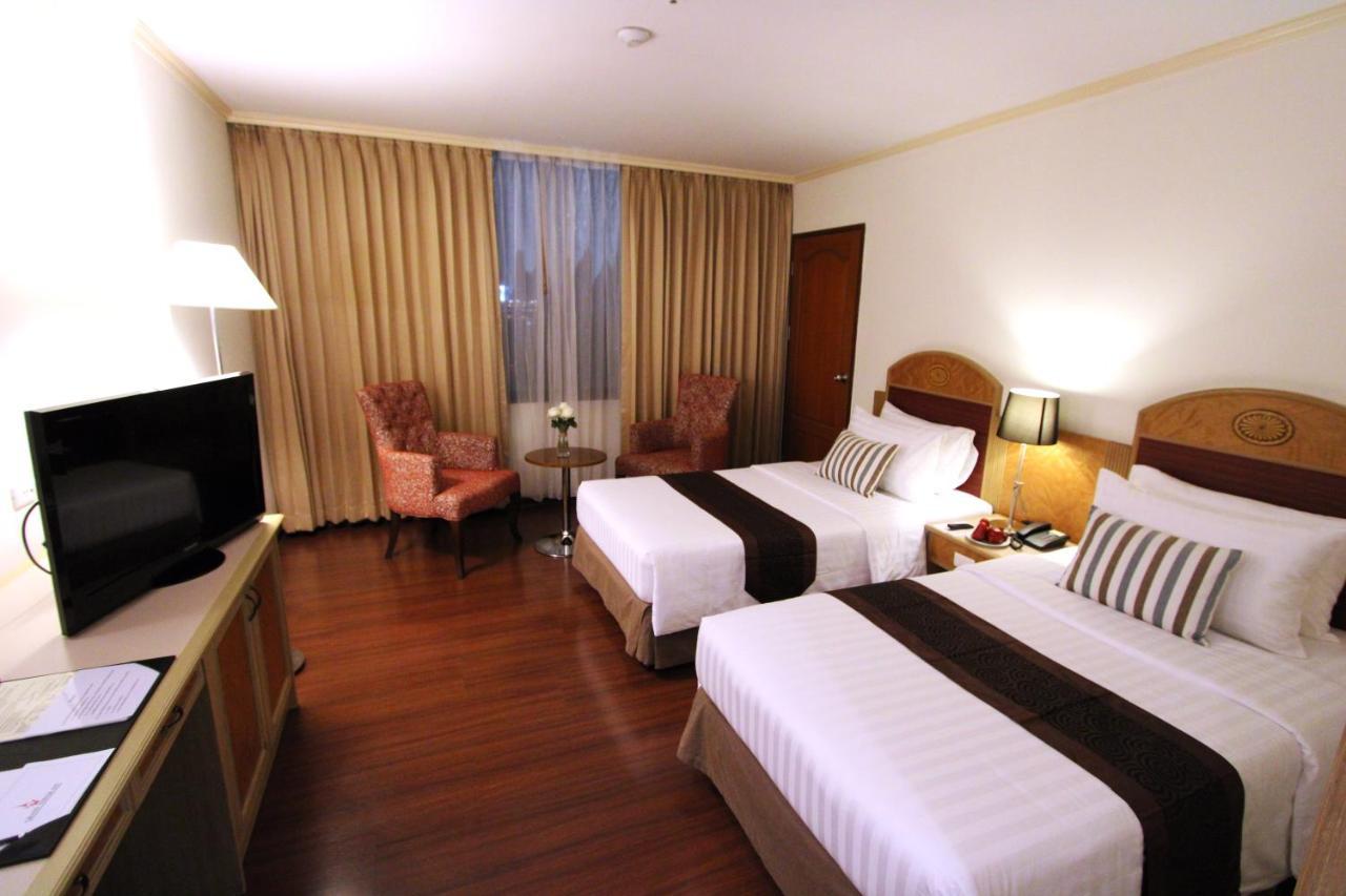 Grand Tower Inn Rama 6 Бангкок Екстер'єр фото