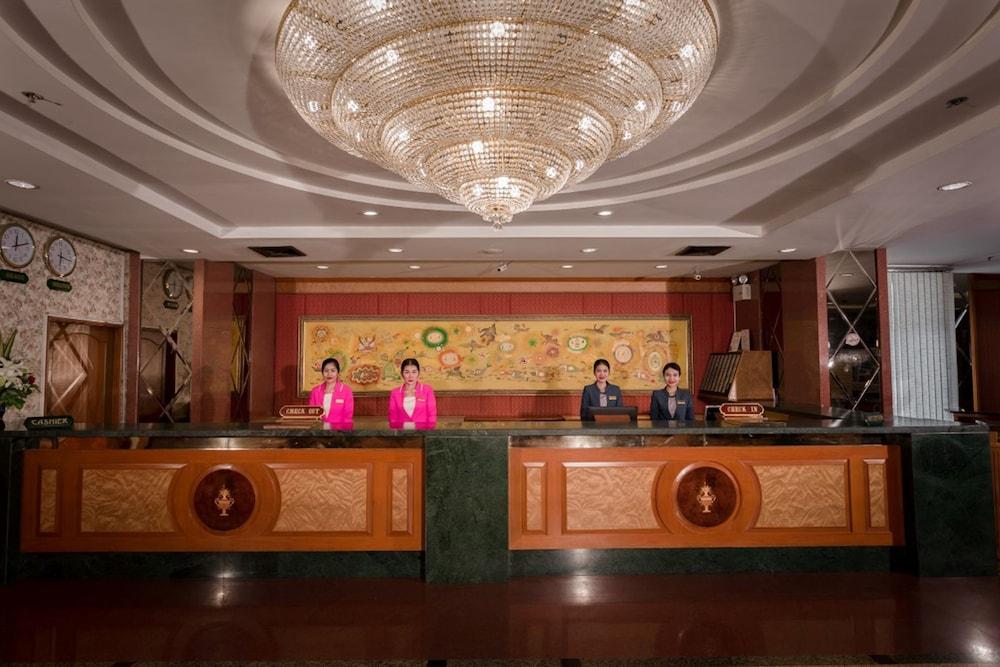 Grand Tower Inn Rama 6 Бангкок Екстер'єр фото