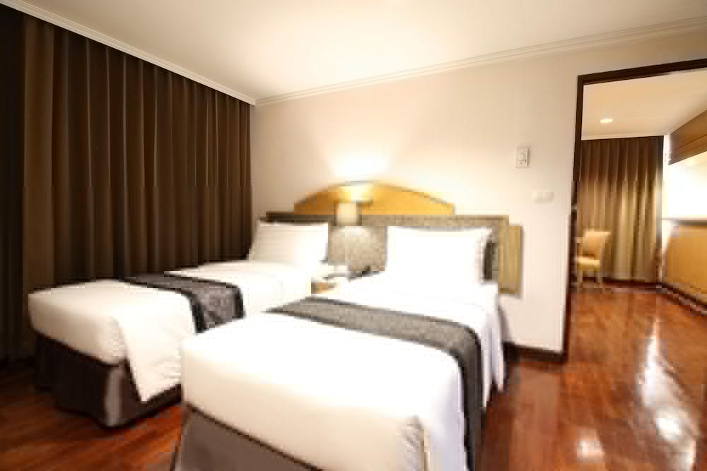 Grand Tower Inn Rama 6 Бангкок Екстер'єр фото