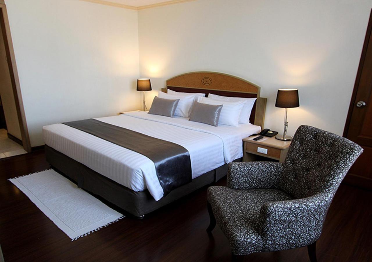Grand Tower Inn Rama 6 Бангкок Екстер'єр фото