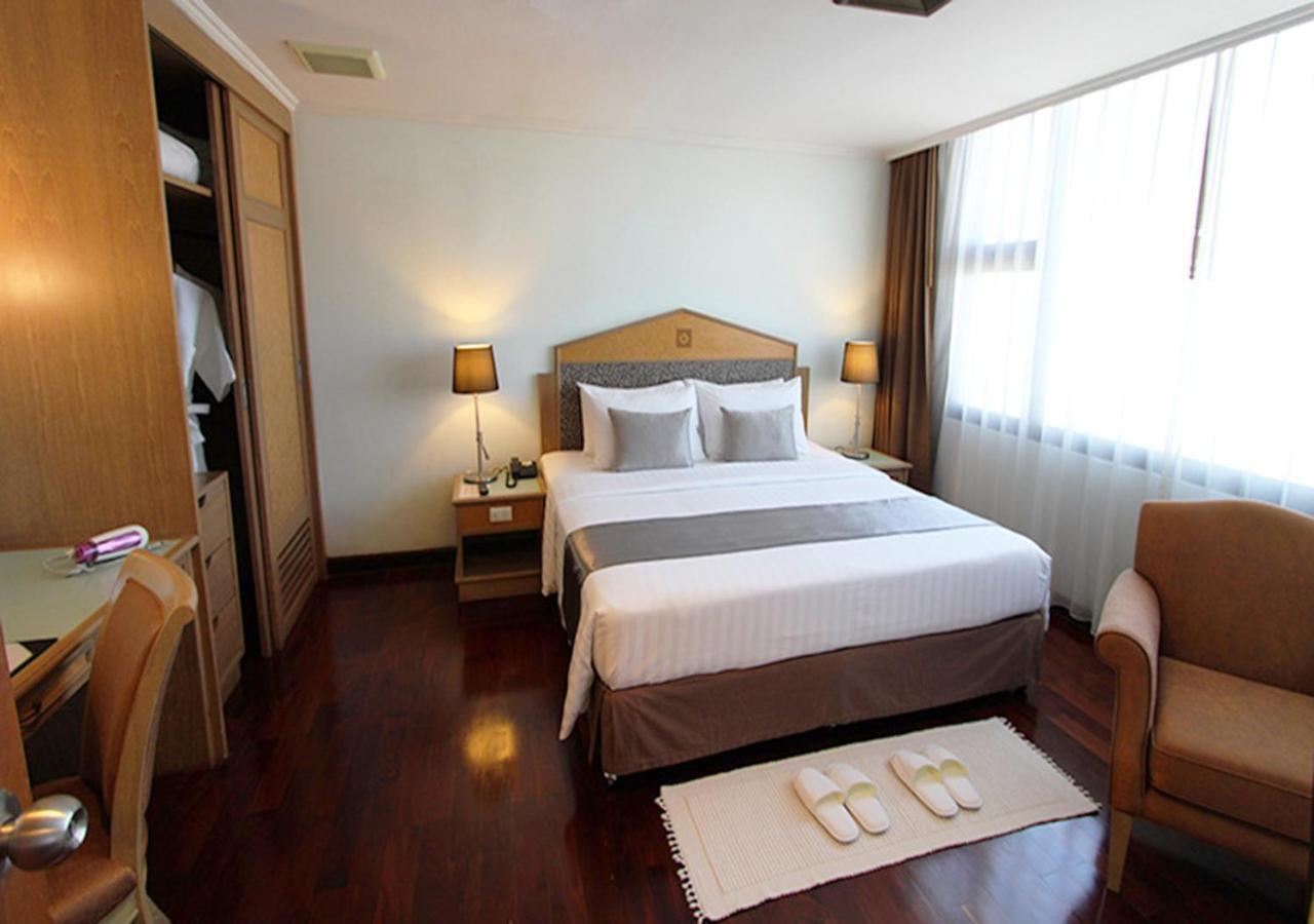 Grand Tower Inn Rama 6 Бангкок Екстер'єр фото